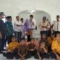 Ketua PB AMMI Sumut H OK Faizal Abdul Djalil Saat memberikan bantuan berupa peralatan tempat tidur bagi santri di Yayasan Husnul Khotimah, minggu 30/12/2018.  (Zulkifli Nasution). 