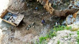 Eks Galian C pada Tangkahan Padas sudah mencapai ketinggian sekitar 30 meter,  dan ini terancam longsor di Desa Mangkai Lama, Kecamatan Lima Puluh, Jum'at (04/01) 