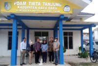Ketua Pansus III DPRD Batubara Darius bersama Sriwahyuni dan dan Mukhlisin BN saat meninjau WTP Desa Simpang Gambus 
