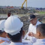 Wali Kota Medan Bobby Nasution saat meninjau proyek Islami Center