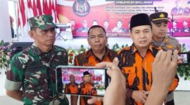 Bupati Batubara yang Juga Ketua MPO PP Batubara menyampaikan sambutannya usai acara Muscab V PP Batubara di Pendopo Serbaguna Simpang Dolok Kecamatan Datuk Lima Puluh. (Km)