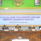 Bupati Labuhanbatu dr. H. Erik Adtrada Ritonga, MKM, didampingi Wakil Bupati Labuhanbatu Hj. Elya Rosa Siregar, S.Pd, MM, saat evaluasi gugus tugas Kabupaten Layak Anak, Rantoprapat Selasa (7/3/2023)