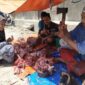 Pedagang Daging di Pasar Tradisional Kecamatan Tanjung Tiram saat menjual dagangan 
