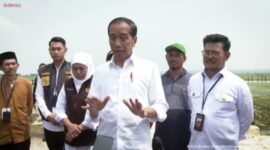 Teks foto : Foto: Keterangan Pers Presiden Jokowi usai tanam padi bersama petani di Tuban, (6/4/2023). (Tangkapan layar youtube Setpres RI).