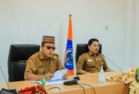 Asisten Ekonomi dan Pembangunan Sekdakab Labuhanbatu Ikramsyah Putra Nasution saat memimpin Rapat dengan sejumlah OPD terkait 