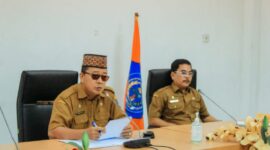 Asisten Ekonomi dan Pembangunan Sekdakab Labuhanbatu Ikramsyah Putra Nasution saat memimpin Rapat dengan sejumlah OPD terkait 