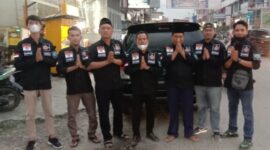 Jajaran Pengurus Kopi Malam foto bersama usai menggelar bagi-bagi Takjil 