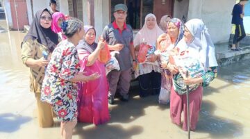 Ringankan Beban Korban Banjir, Ketua SMSI Sergai Salurkan Bantuan Sembako ke Warga Dusun 4 Sei Rampah