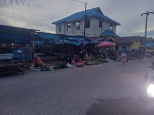 Kondisi pasar Tanjung Tiram di Jalan Rakyat kecamatan Tanjung Tiram, pada Kamis 25 Juni 2026 terlihat sepi